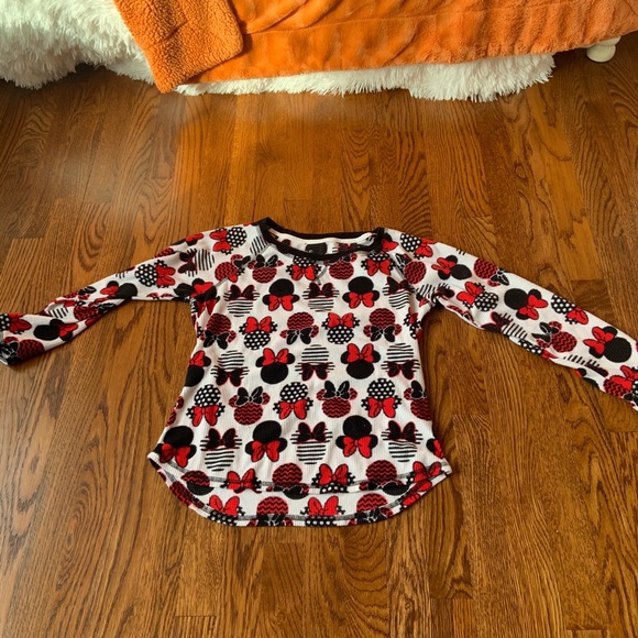 DISNEY Minnie Mouse Pajama Set - Picture 2 of 6